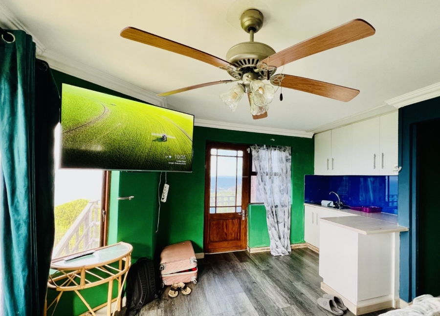6 Bedroom Property for Sale in Herolds Bay Western Cape